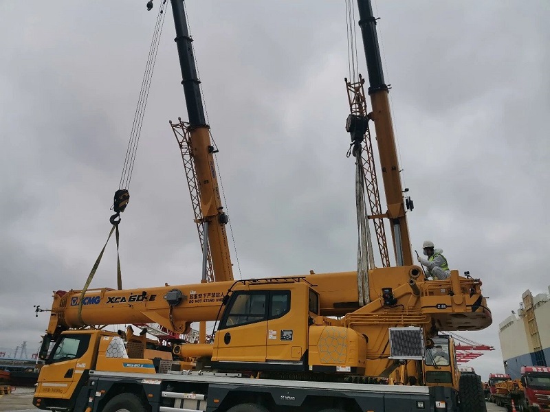 XCMG All Terrain Crane XCA60_E mobile 6 Wheel All Terrain Crane Hoisting Machine for sale